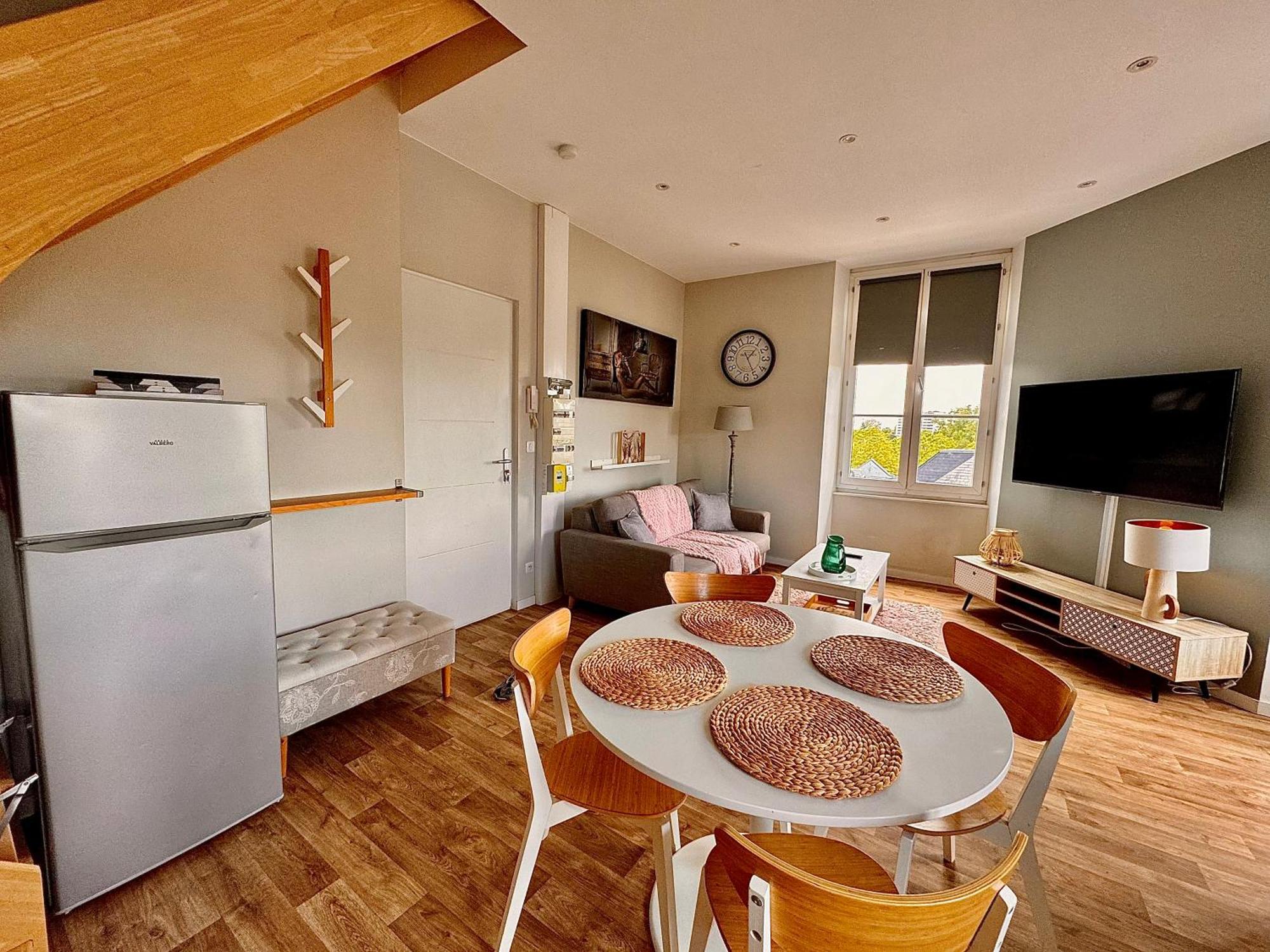 Duplex - Place De Parking Prive Apartment Orleans Exterior photo